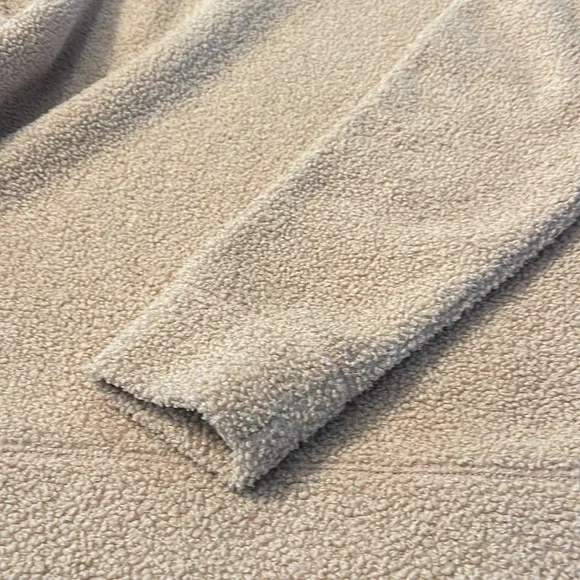 ๐3/$15๐J Crew vintage fleece crew neck. Size XS - Picture 9 of 10